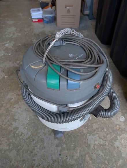 Photo of free Wet Dry Vacuum Cleaner (Medbourne MK5) #1