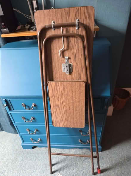 Photo of free Projector Stand (Reading West RG1) #1
