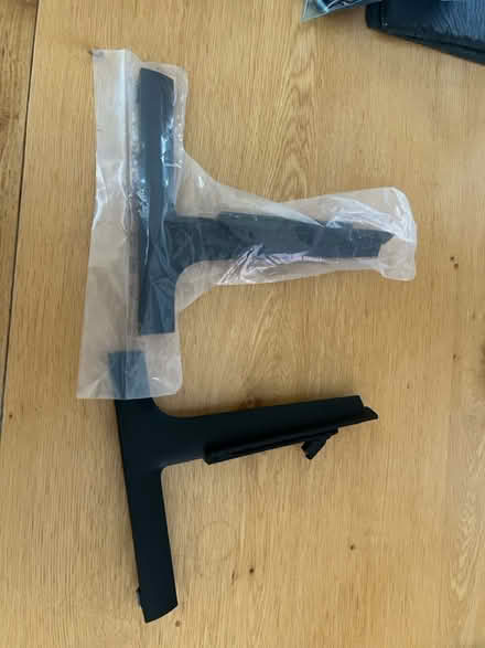 Photo of free Samsung TV stand (Billericay CM12) #1