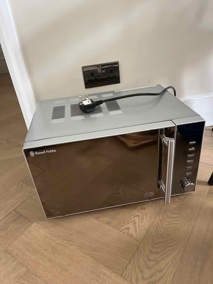 Photo of free Microwave - pick up today (N7 0DX, Tufnell Park) #1