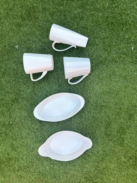Photo of free Plain white mugs and dishes (MK41- Brickhill) #1