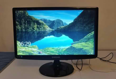 Photo of free Samsung 22in VGA Monitor (Child's Hill NW2) #1