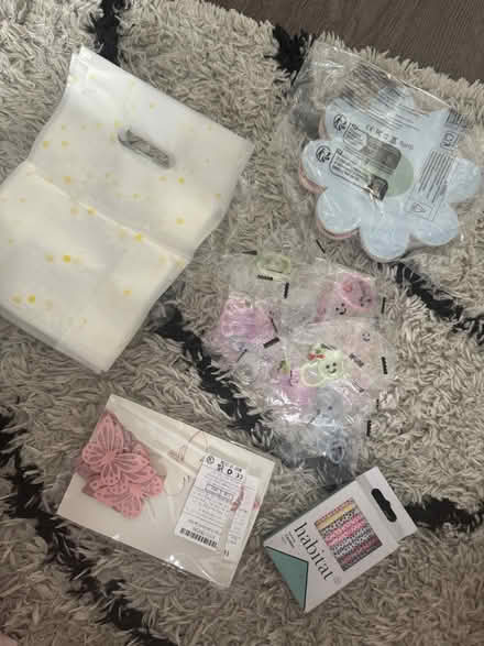 Photo of free Girls party things (Croydon) #1