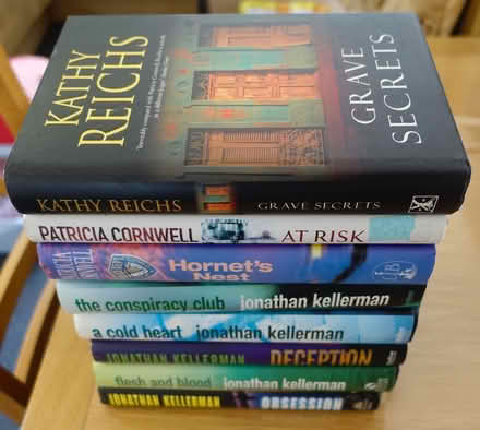 Photo of free Eight hardback thrillers: Kellerman, Reichs, Cornwell (Kingsway) #2