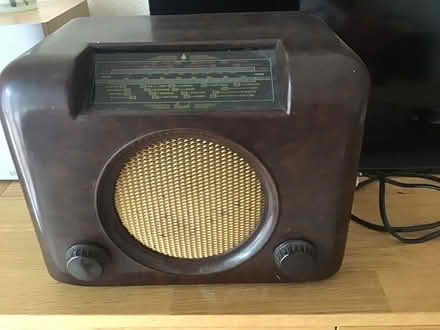 Photo of free Old Radio (RG42 Priestwood) #1