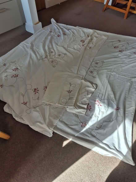 Photo of free 2 x Single Quilt Covers with pillow cases (Penrith CA11) #2