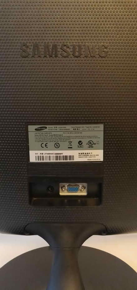 Photo of free Samsung 22in VGA Monitor (Child's Hill NW2) #3