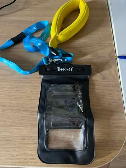 Photo of free Phone water travel case (Holloway N7) #1