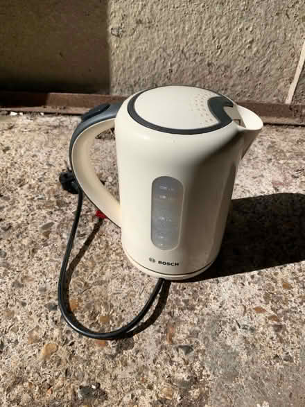 Photo of free Bosch Electric Kettle (Carshalton Beeches) #1