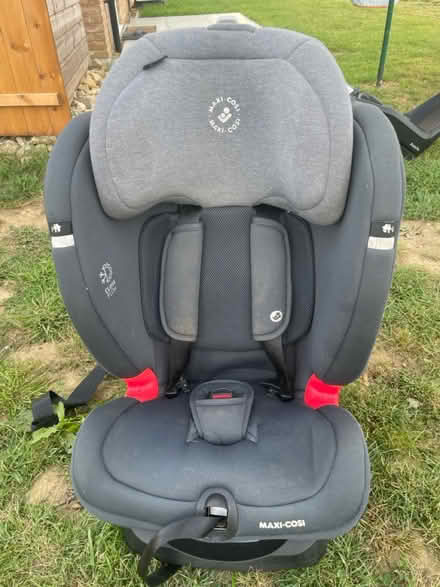 Photo of free Maxi cosy car seat (East Peckham) #3