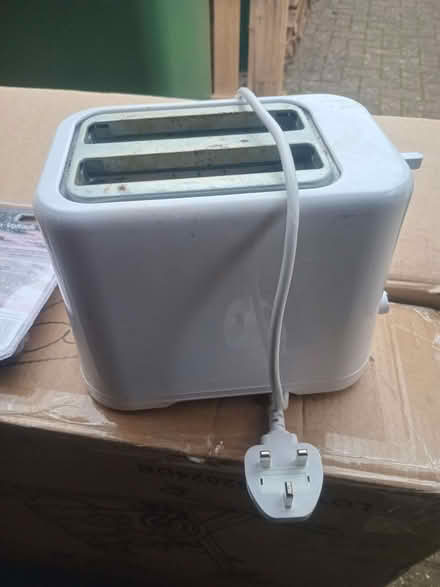 Photo of free Small toaster. Hasn't been used much. (Kennington OX1) #1