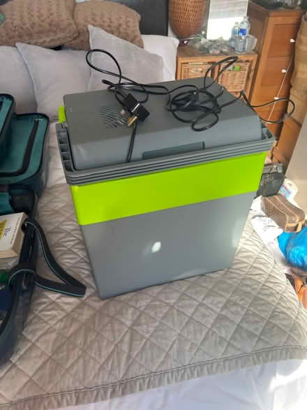 Photo of free Hot & Cold box (LE12) #1