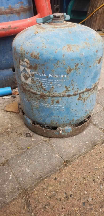 Photo of free Camping gaz bottle WF4 (WF4 Horbury) #2