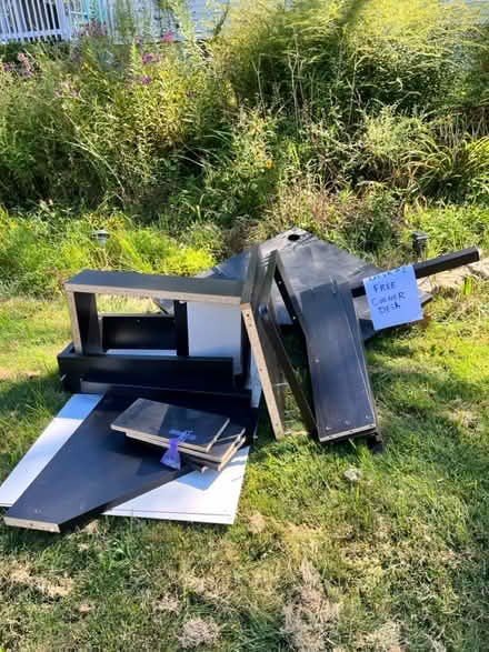 Photo of free Corner Desk (Kenwood) #2