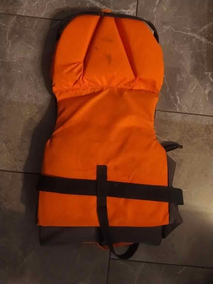 Photo of free Child's life jacket (CT21) #2