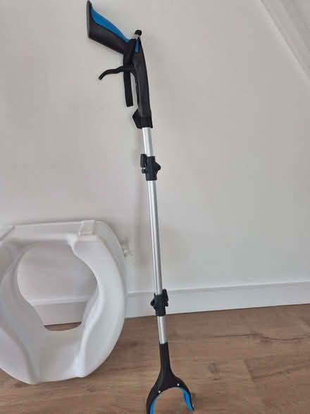 Photo of free Raised loo seat and grabber (Radford Park GU30) #3