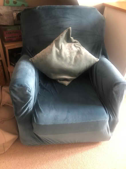 Photo of free 3 seater sofa and chair (Leighton Buzzard LU7) #4