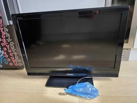 Photo of free Toshiba 32" LCD tv (Brentwood CM13) #1