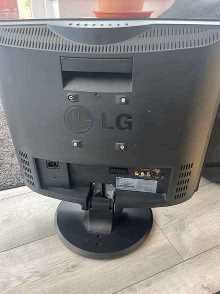 Photo of free LG Monitor (Clifton CA10) #2