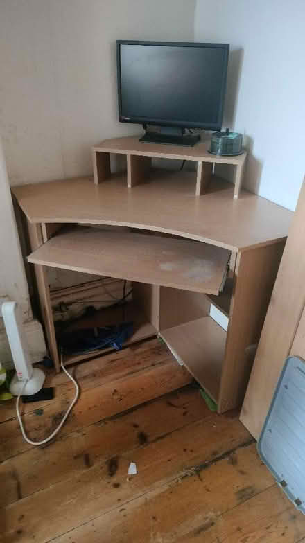 Photo of free Corner desk table (Southport PR8) #2