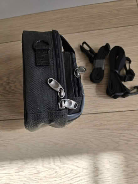 Photo of free Small compact camera bag (Brentwood CM13) #3
