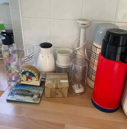 Photo of free Job lot of kitchen bits (Sandrerstead.) #1