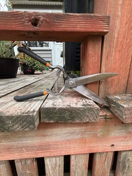 Photo of free Garden hose, pots and shears (Wilmington) #2