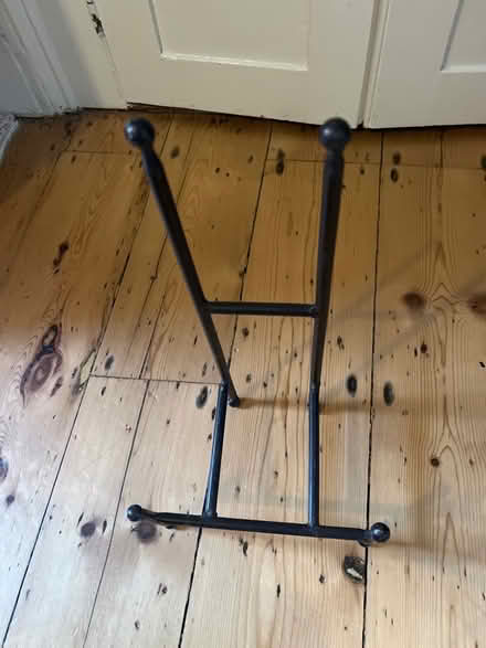 Photo of free Metal easel stand (Jericho OX1) #1