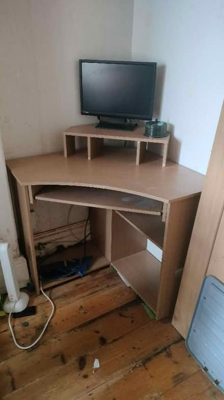 Photo of free Corner desk table (Southport PR8) #1