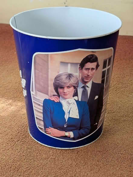 Photo of free Collectible Royal Wedding Waste Bin (Mold CH7) #1