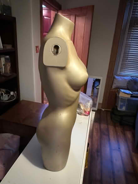 Photo of free Tailors mannequin (Hallyards EH28) #1