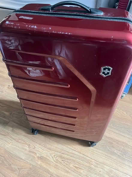 Photo of free Matching Victorinox Suitcase set (South Kensington) #3
