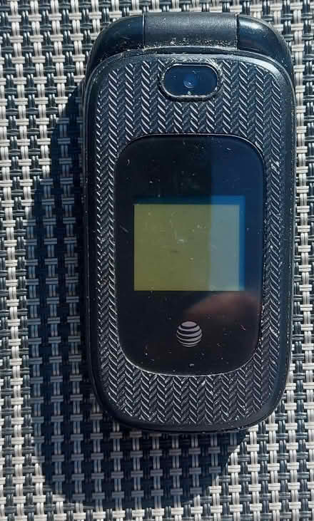Photo of free AT&T ZTE Z223 flip phone (Broadview and Gerrard) #1
