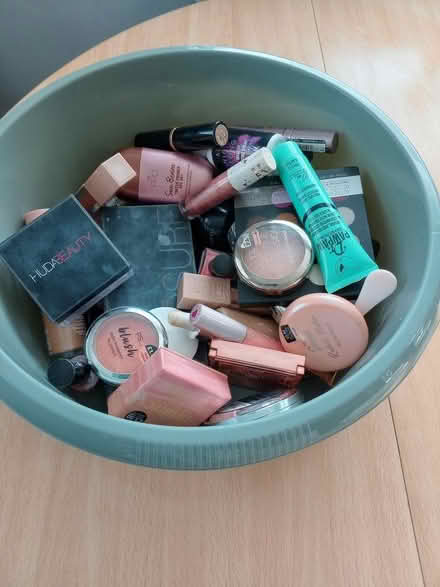 Photo of free Old makeup/perfume (L14 Dovecot) #2