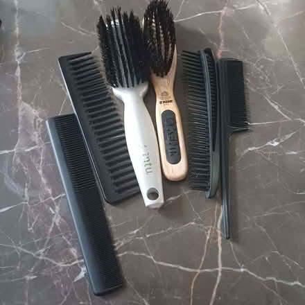 Photo of free AFRO Hair Combs and Brushes (Poplar E14) #1