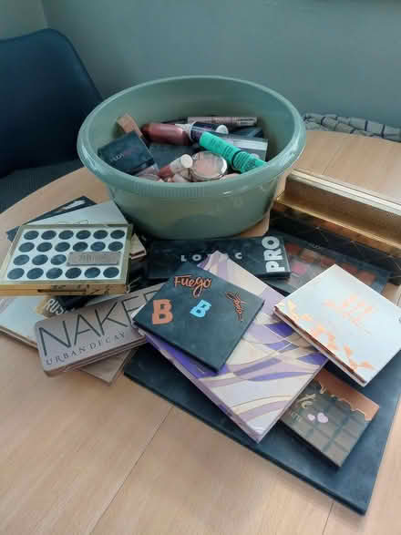 Photo of free Old makeup/perfume (L14 Dovecot) #1