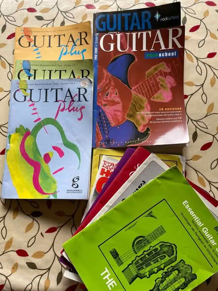Photo of free 15 Guitar tuition books (Penn HP10) #1