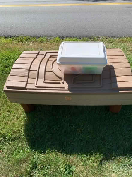 Photo of free Curb alert: water-sand table (Mahopac) #1