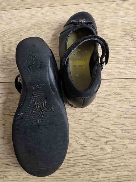 Photo of free Clarks kids 5F 29.5eu school shoes (Brentwood CM13) #2