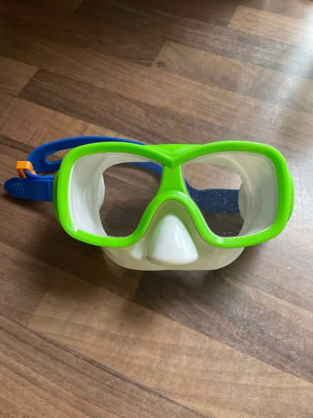 Photo of free Child’s snorkel mask (Starbeck HG2) #1