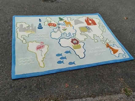 Photo of free Child's rug: map of the world (chesterton CB4) #1