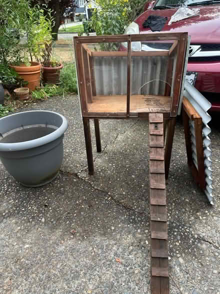 Photo of free Indoor/Outdoor cat house (NE Seattle) #1