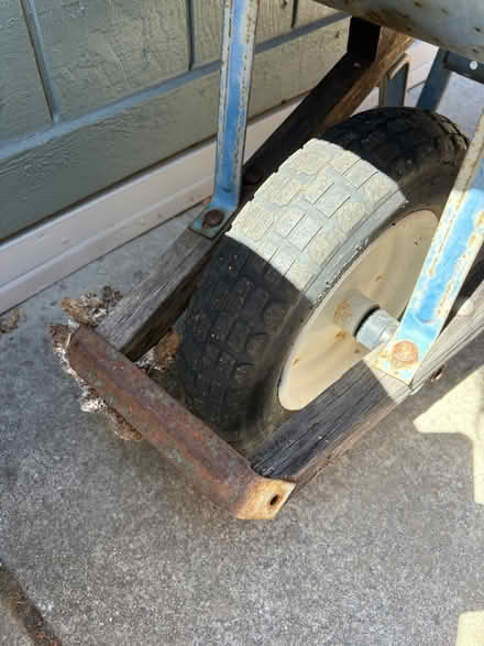 Photo of free Wheelbarrow “Garden Planter” (Pleasant Hill) #2