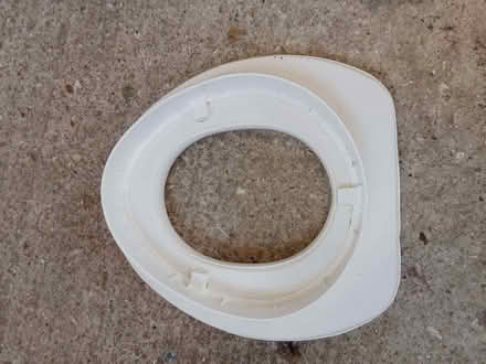 Photo of free Soft toilet seat for toddler to fit over full sized one (Woodley RG5) #2