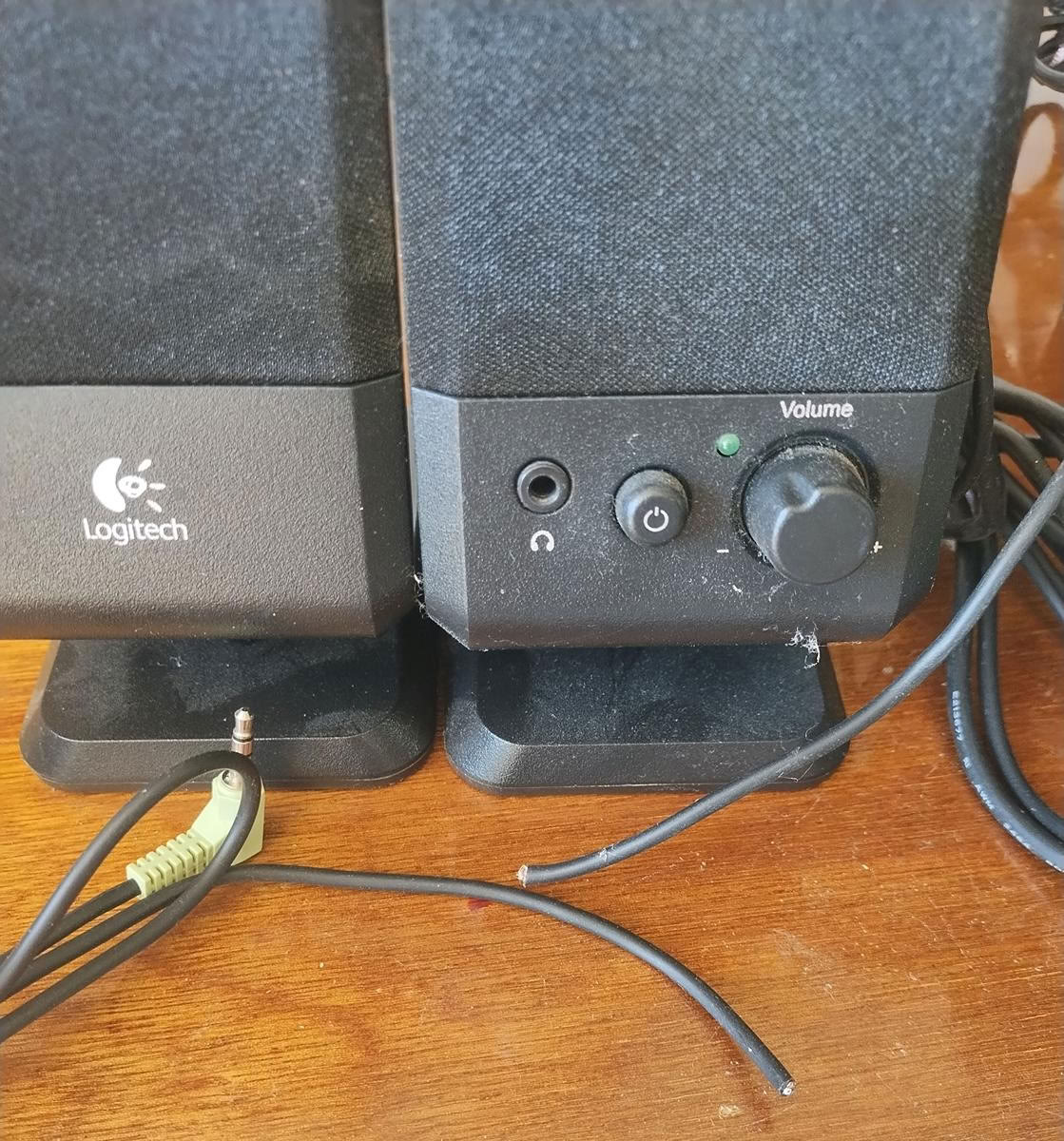 Free: Speaker system for computer, etc (North Chelmsford)