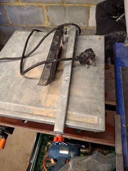Photo of free tile cutters (cr04df) #1