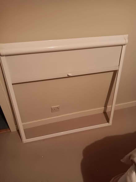 Photo of free White window blind (Newtonhill AB39) #2
