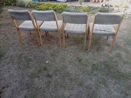 Photo of free Kitchen table and 4 chairs (Woodley RG5) #4