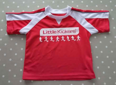Photo of free little kickers football club official t-shirt age 2-3+ [LK] (Emsworth PO10) #1