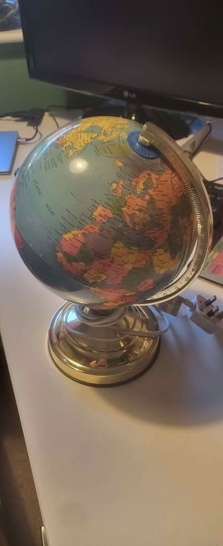 Photo of free Globe touch light (Kennington OX1) #1